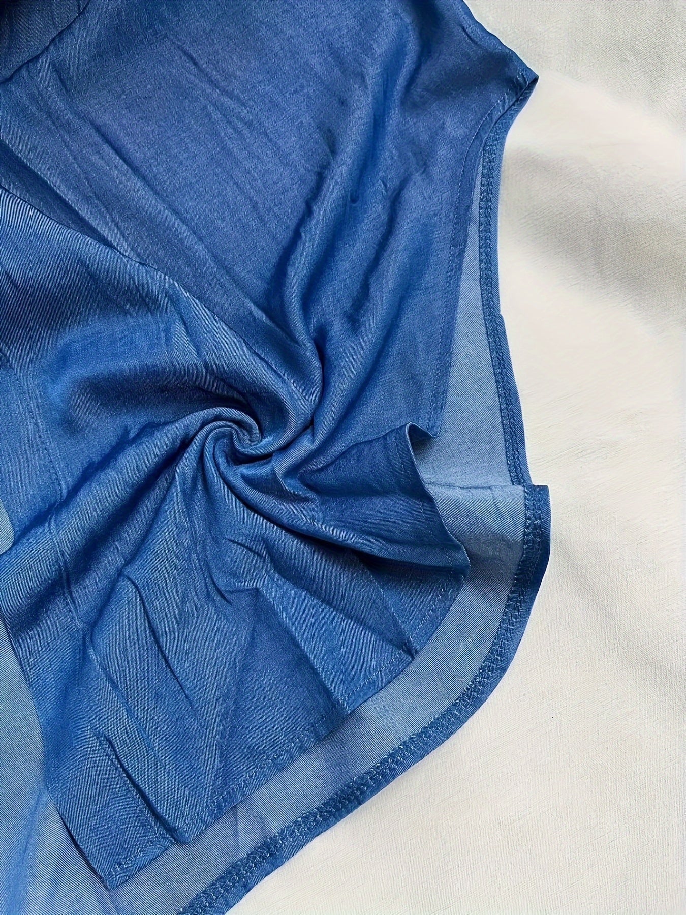 Abito Camicia Fluente Elegante con Collo Classico