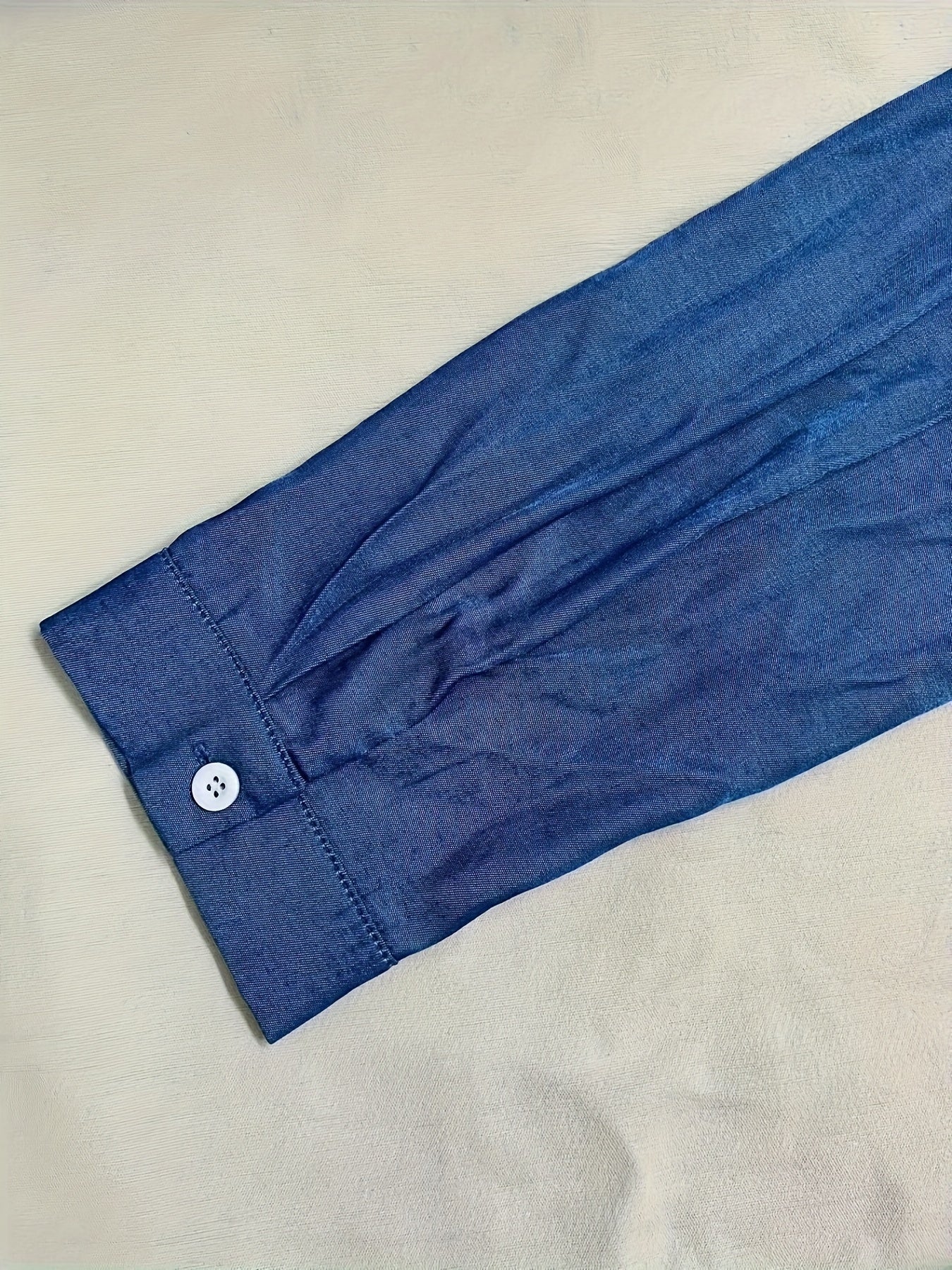 Abito Camicia Fluente Elegante con Collo Classico